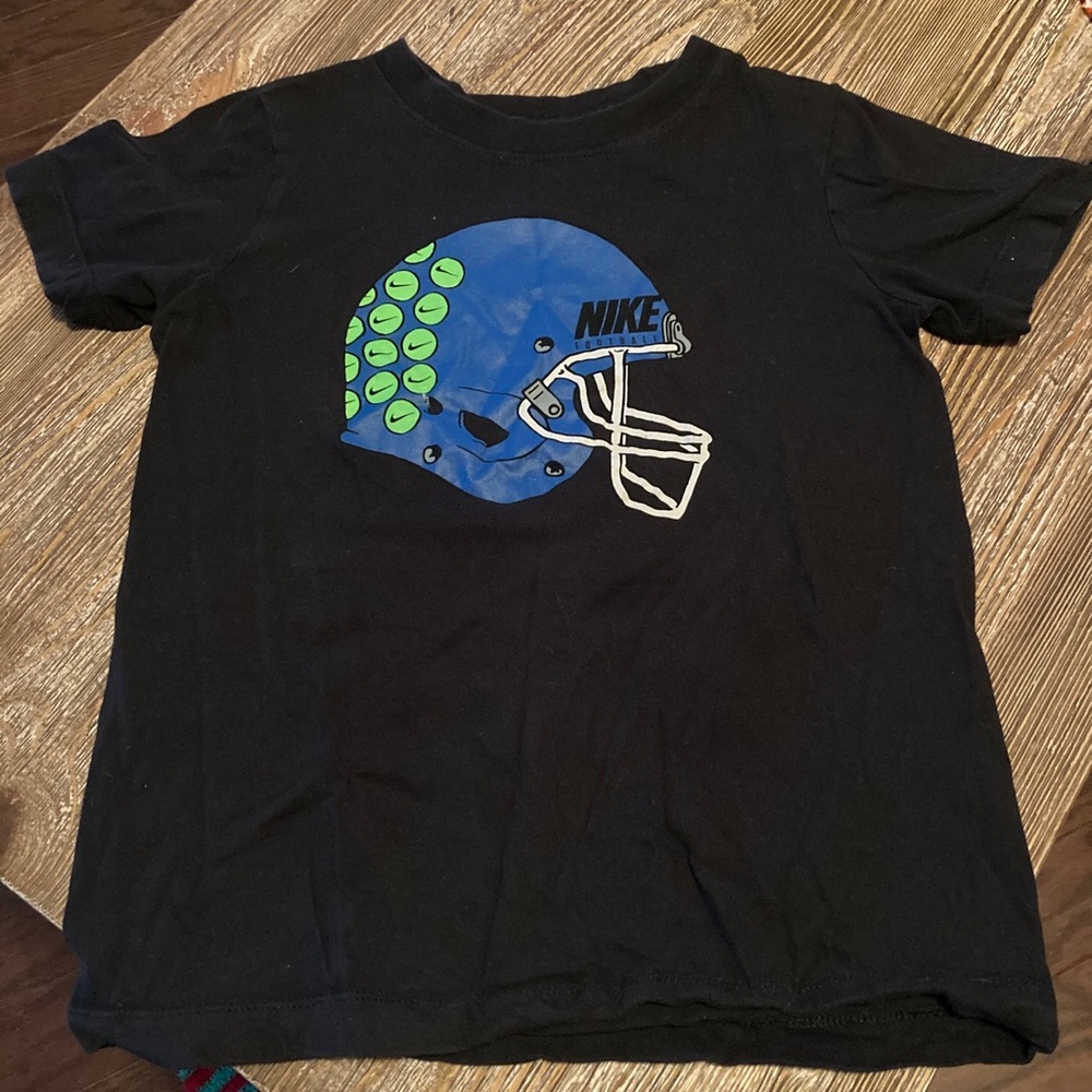 Nike boys shirt